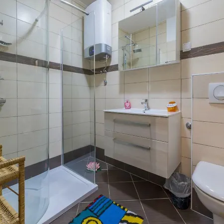 Apartment Frutis *
