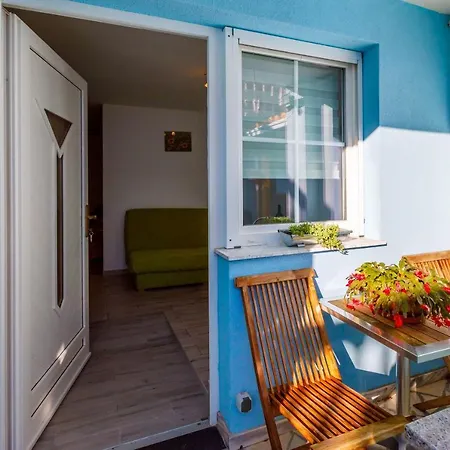 Frutis Apartment